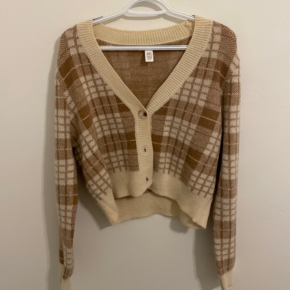 tilly's ( full tilt) corduroy sweater it is tan and brown with white